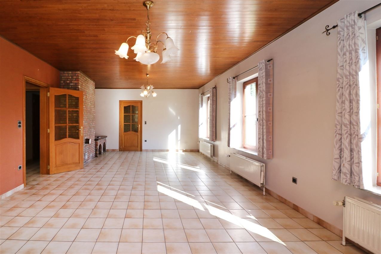Label c, mooi gelegen landhuis, zonnige leefruimte foto 13