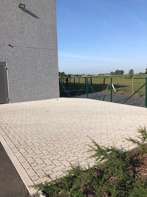 Recent magazijn (240 m²) te Oeselgem foto 8