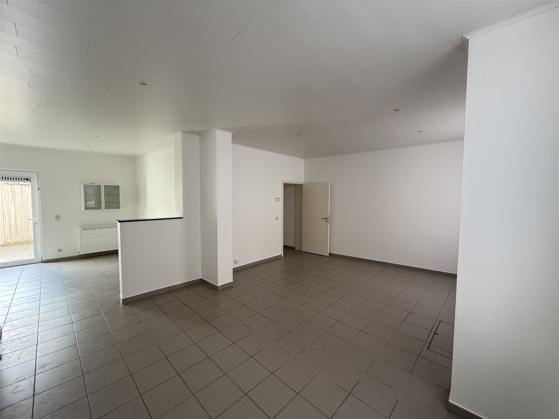 Gelijkvloers appartement met 2 slaapkamers en 2 terrassen foto 4
