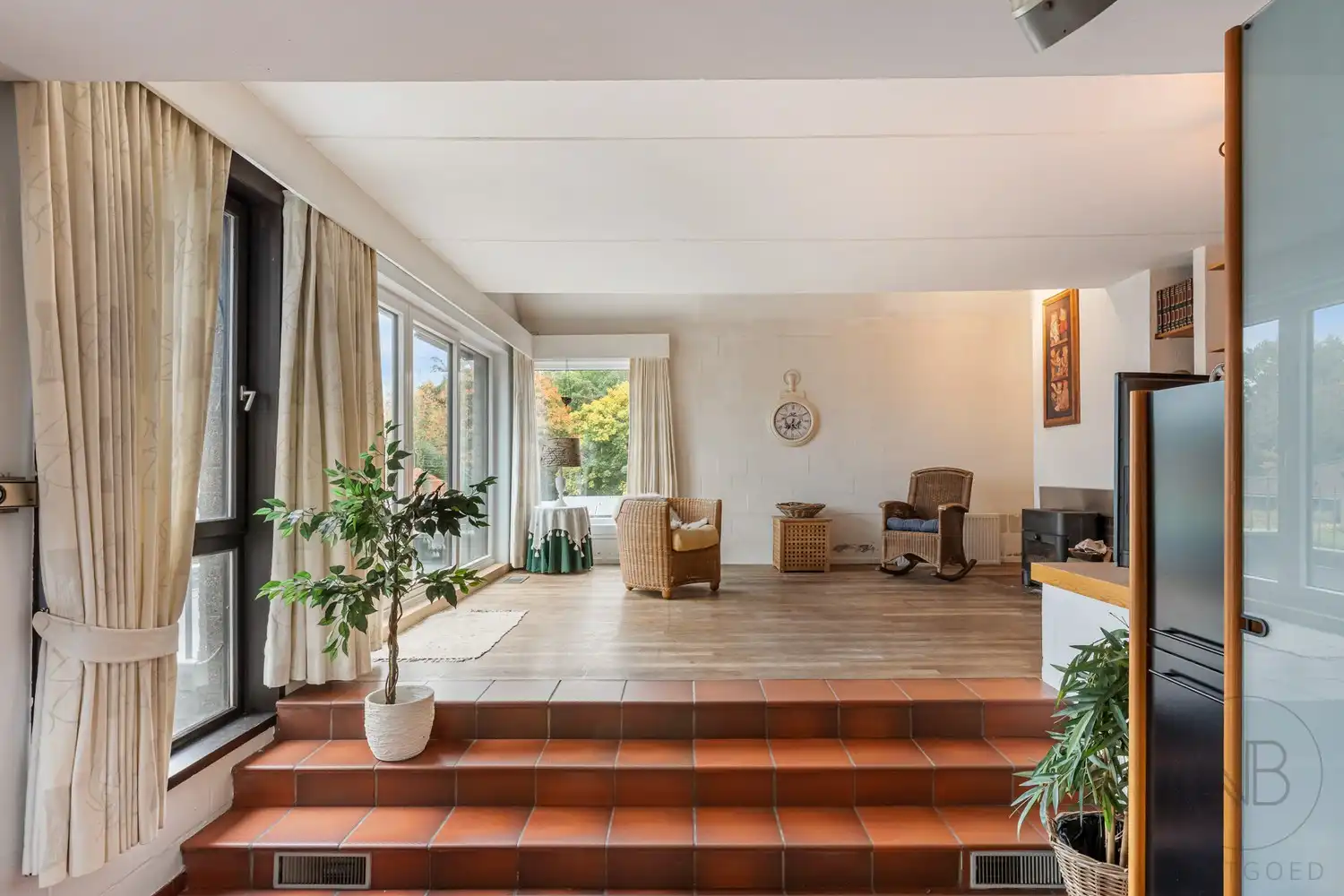 Pand met vergunde praktijkruimte, woonst, garage en carport in Opglabbeek foto 23