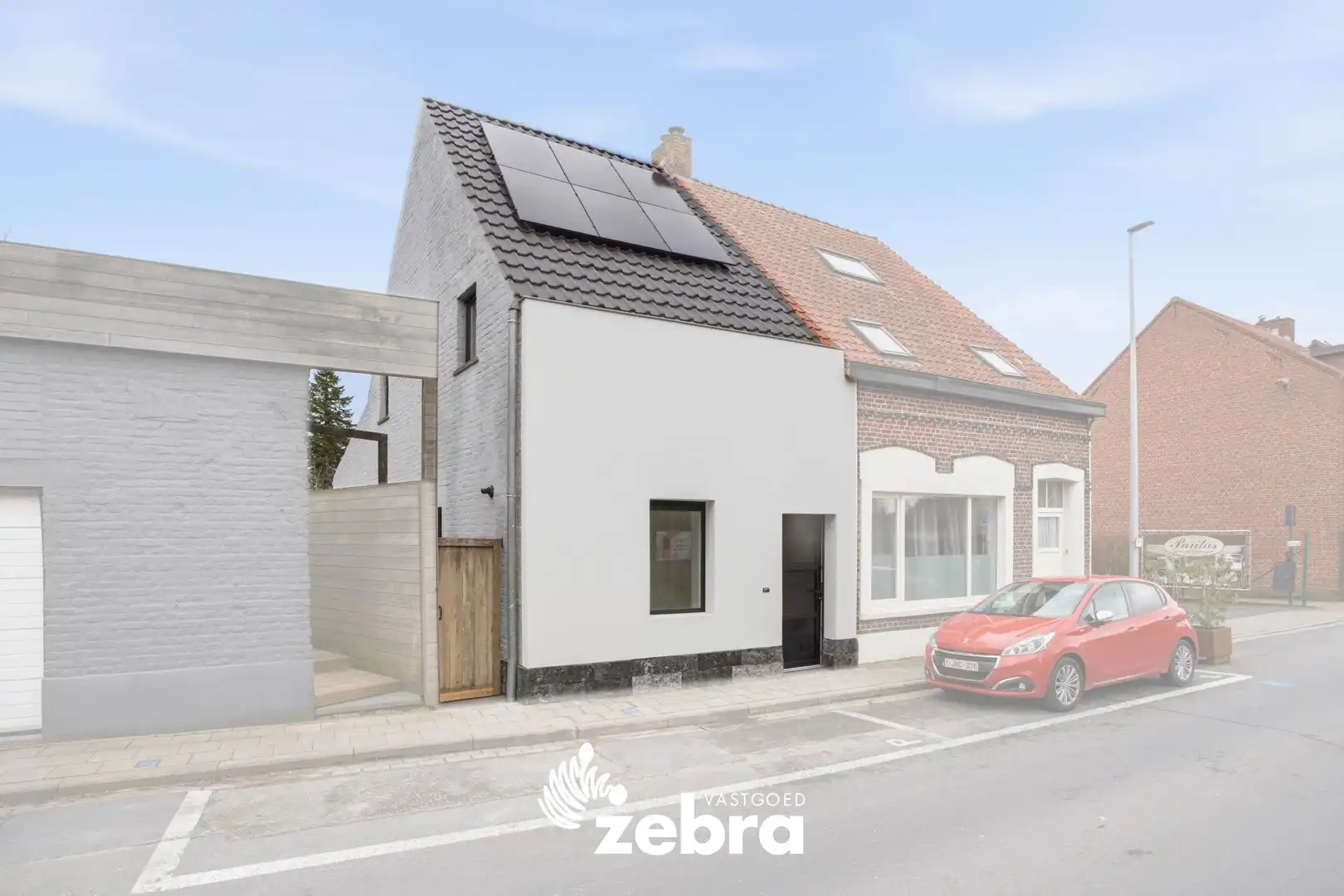 Volledig vernieuwd halfopen bebouwing in hartje Rumbeke! foto {{pictureIndex}}