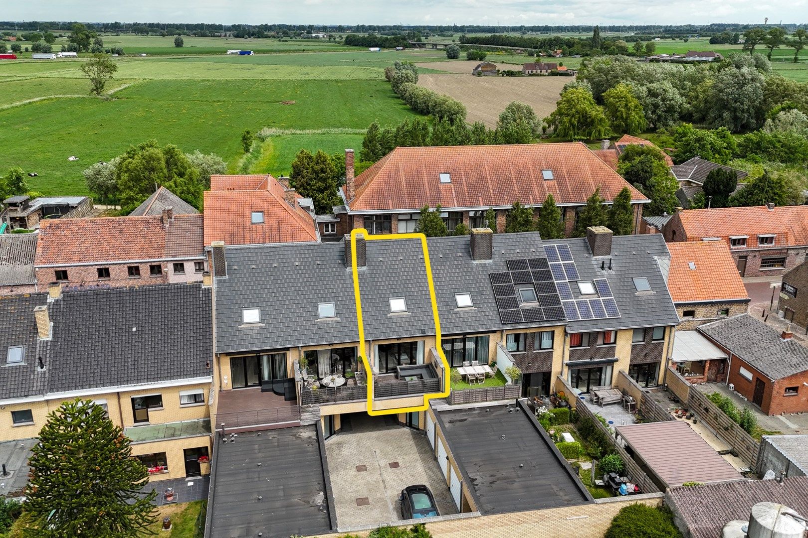 Instapklaar duplexappartement met zongericht terras en mogelijkheid tot garage foto 2
