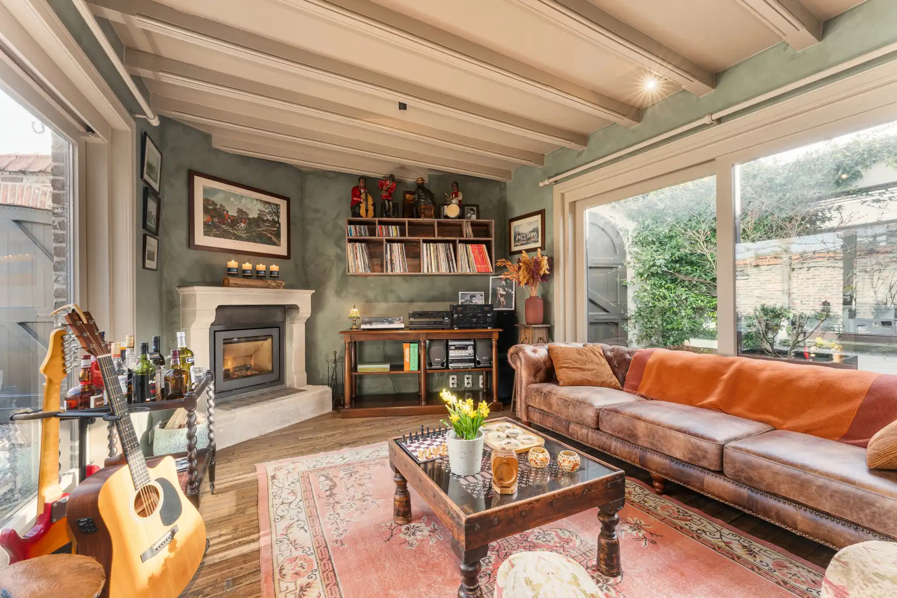 Charmante gerenoveerde woning met 3 slpk en 2 garages  foto 3