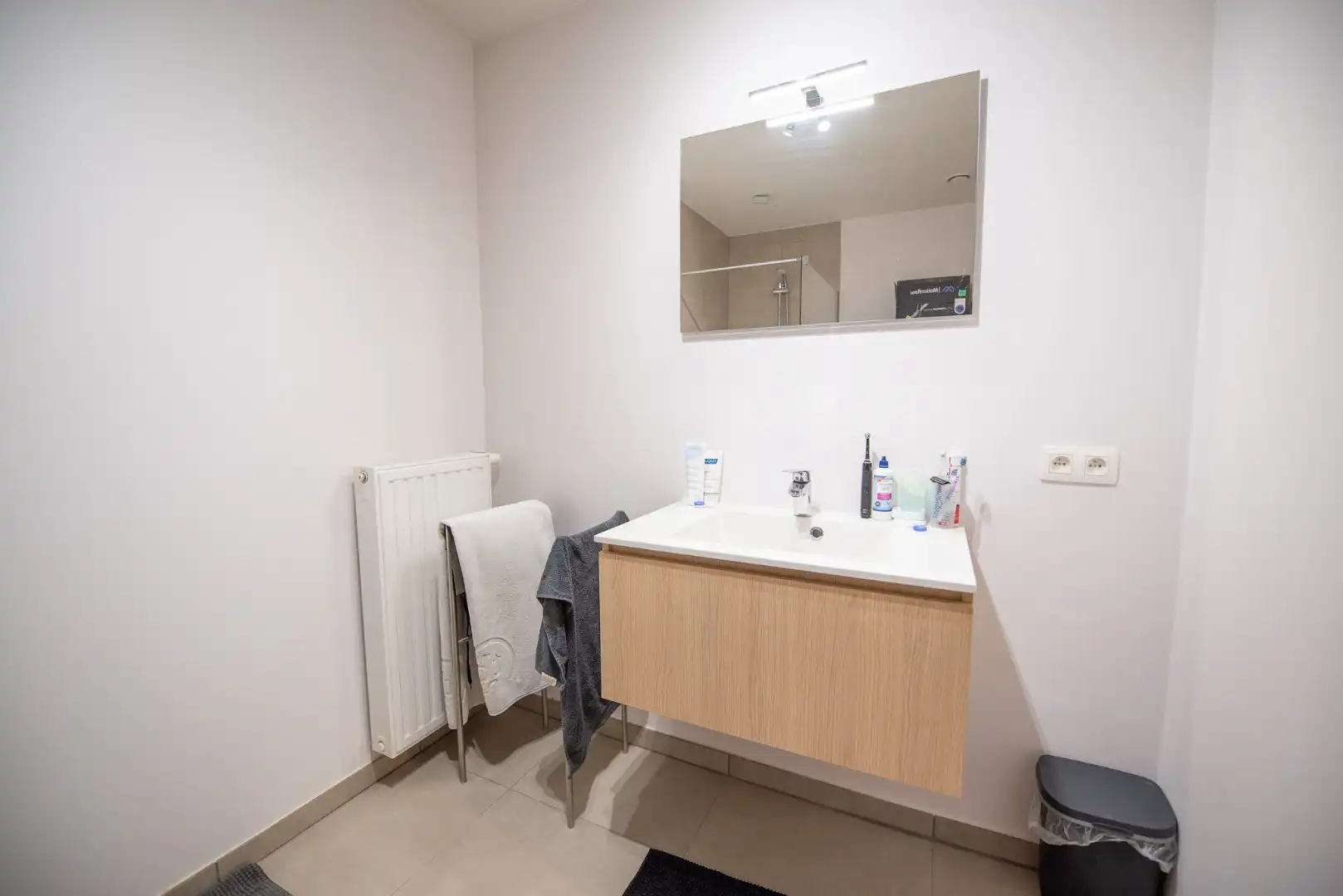 Recent instapklaar gelijkvloers appartement te huur in Deerlijk foto 8