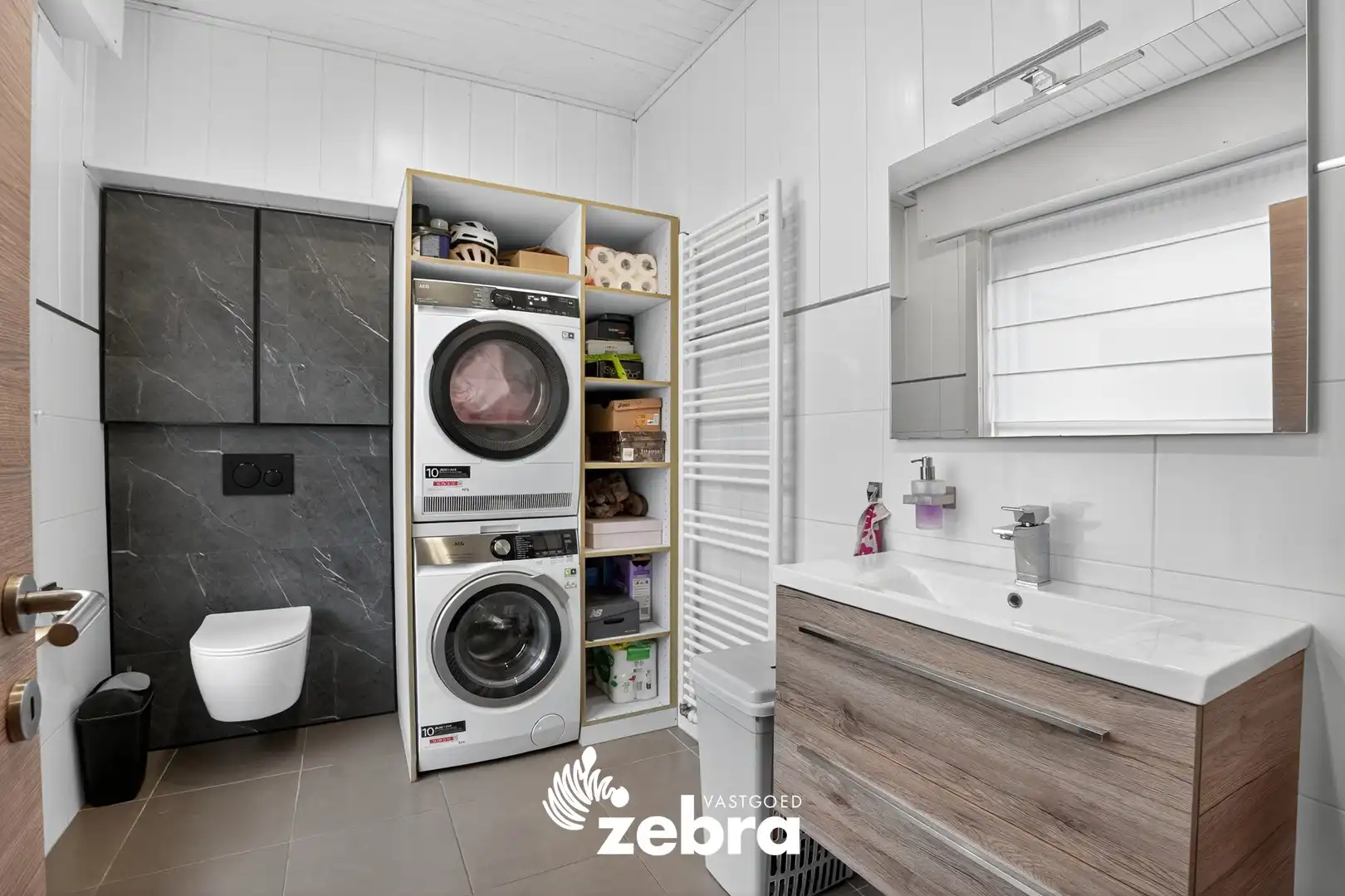 Ruime, instapklare woning met 5 slaapkamers en dubbele garage te Koolskamp! foto 21