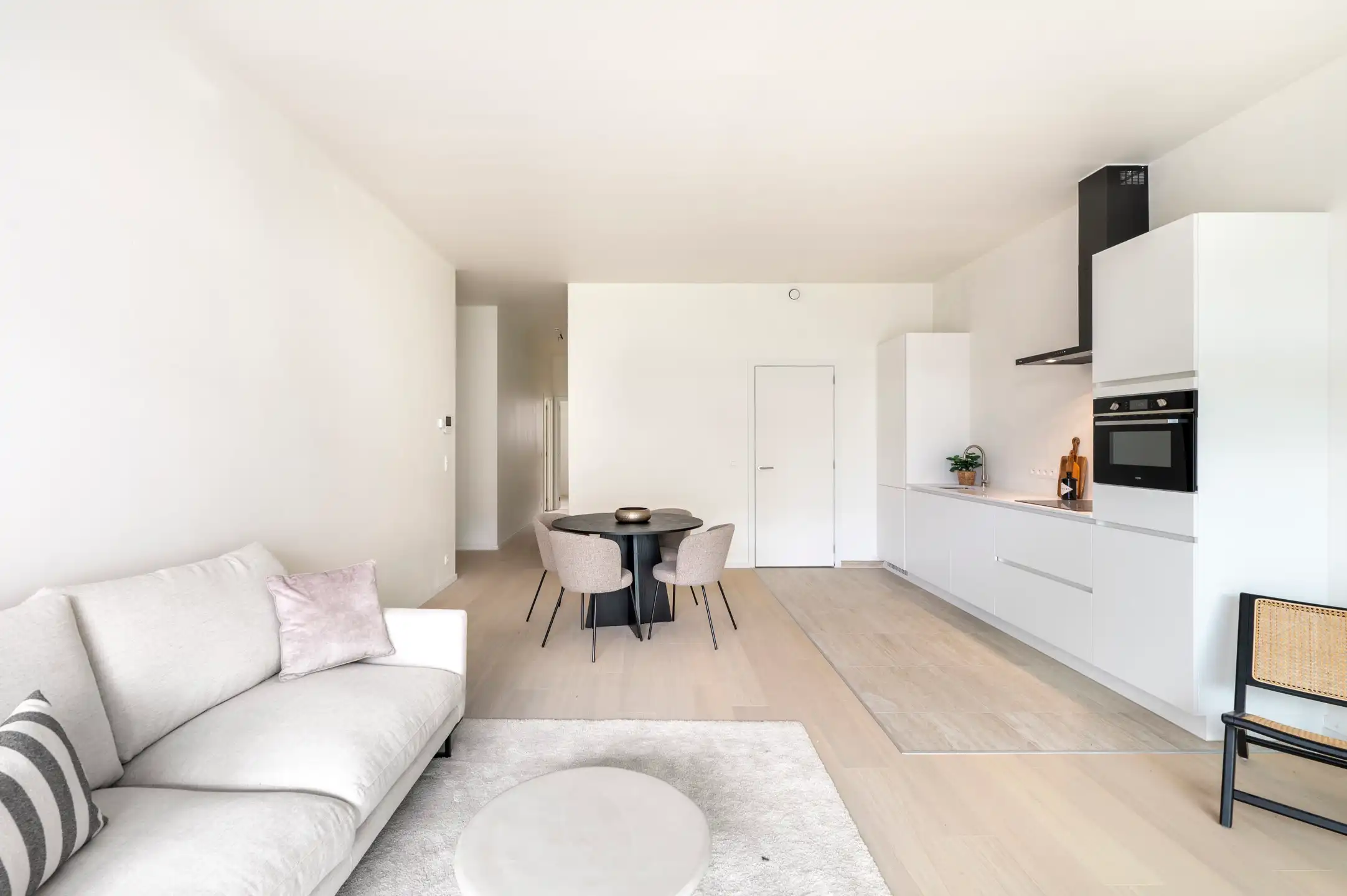 Prachtig nieuwbouw 3 slaapkamer appartement met tuin in hartje Sinaai foto 4