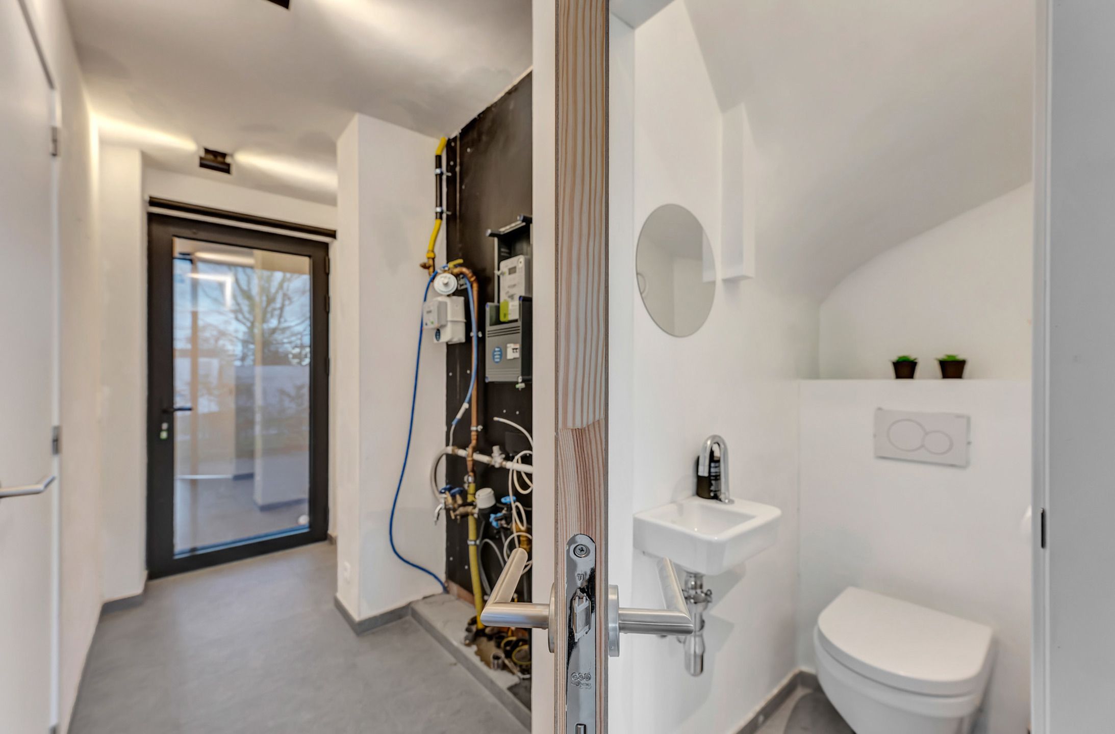 Nieuwbouwwoning met garage op rustige ligging foto 7