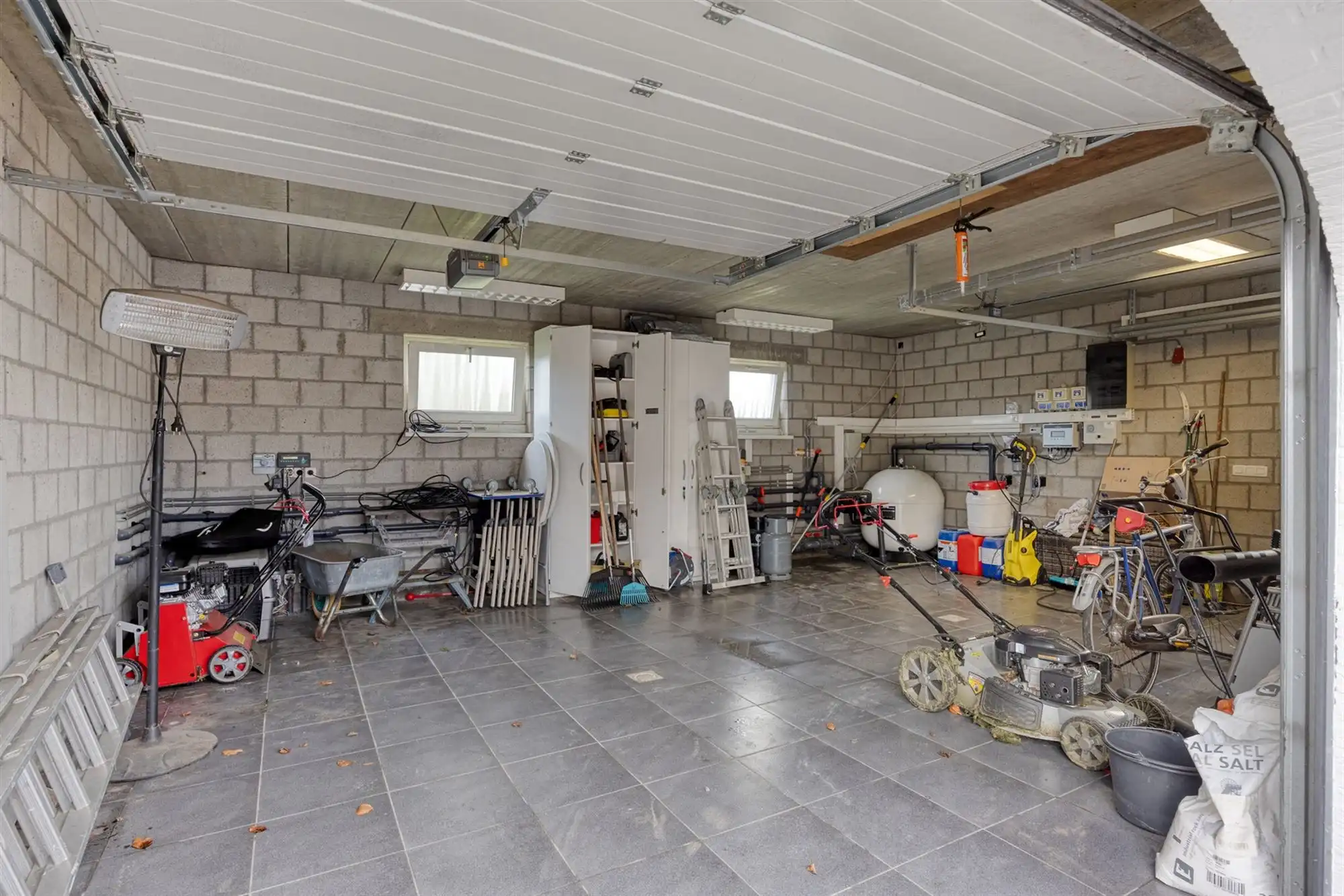 Instapklare tijdloze villa met 5 slpks op ca. 2000 m² foto 56