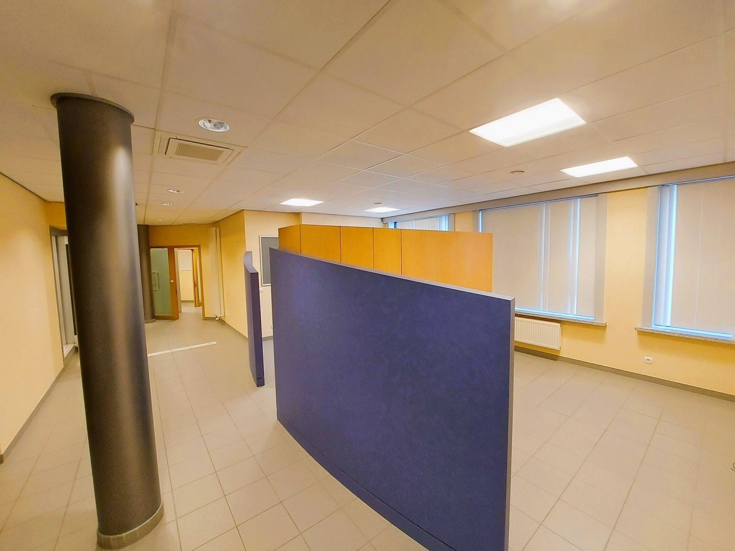 COMMERCIEEL HANDELSGELIJKVLOERS / 220M² / KELDER foto 4