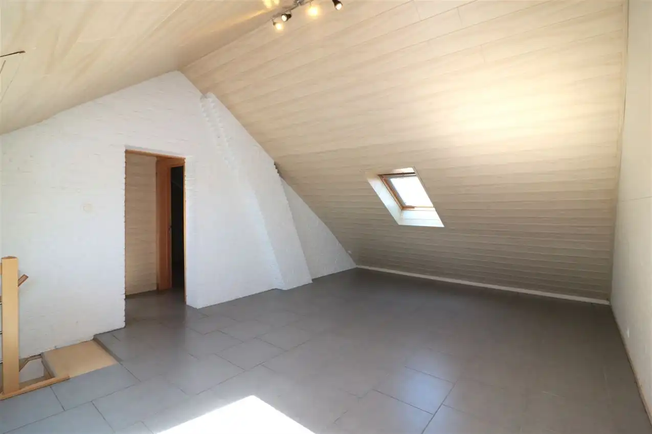 Handelswoonst met volledig uitgeruste frituur en appartement foto 44