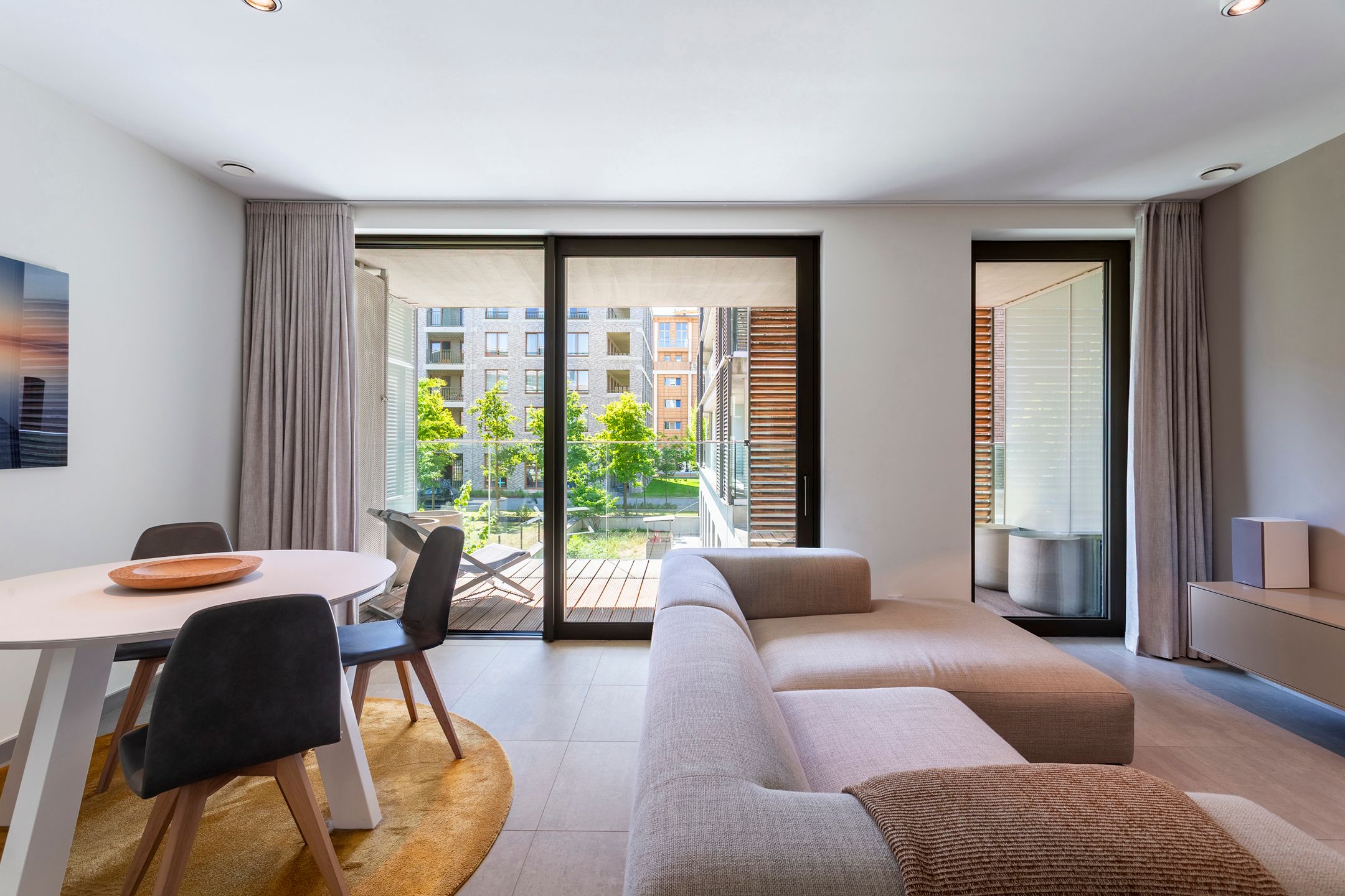 instapklaar app. met 2 slpks en ruim Z-terras op Nieuw-Zuid foto 3