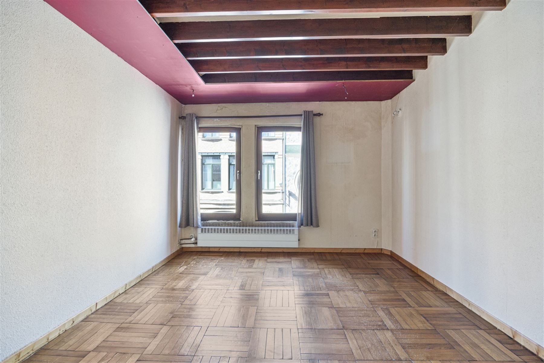 Karaktervolle herenwoning met 3 slaapkamers én enorme garage foto 13