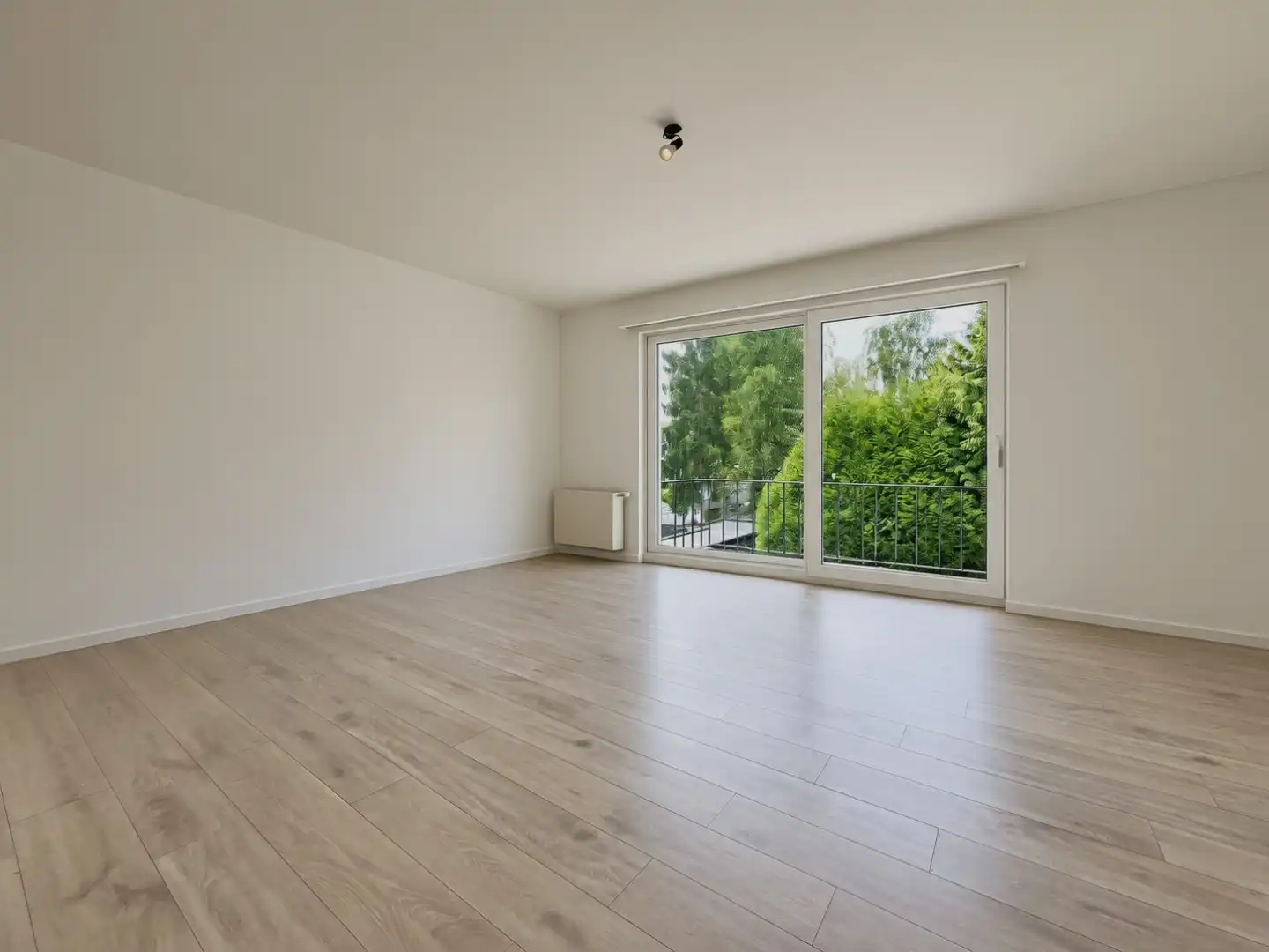 Instapklaar 2-slpk appartement nabij centrum Brasschaat foto 2