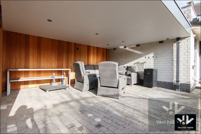 TWEEWOONST MET PAARDENSTALLEN EN WEILAND OP RUIM PERCEEL 37A21CA IN LANDELIJKE OMGEVING foto 21