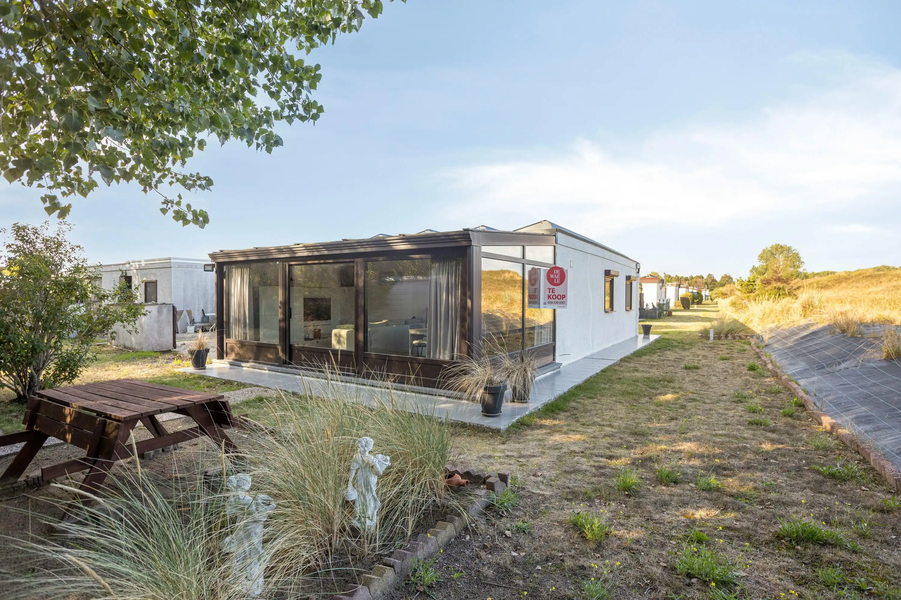 Recent gerenoveerde vakantiewoning te koop in Koksijde! foto 3
