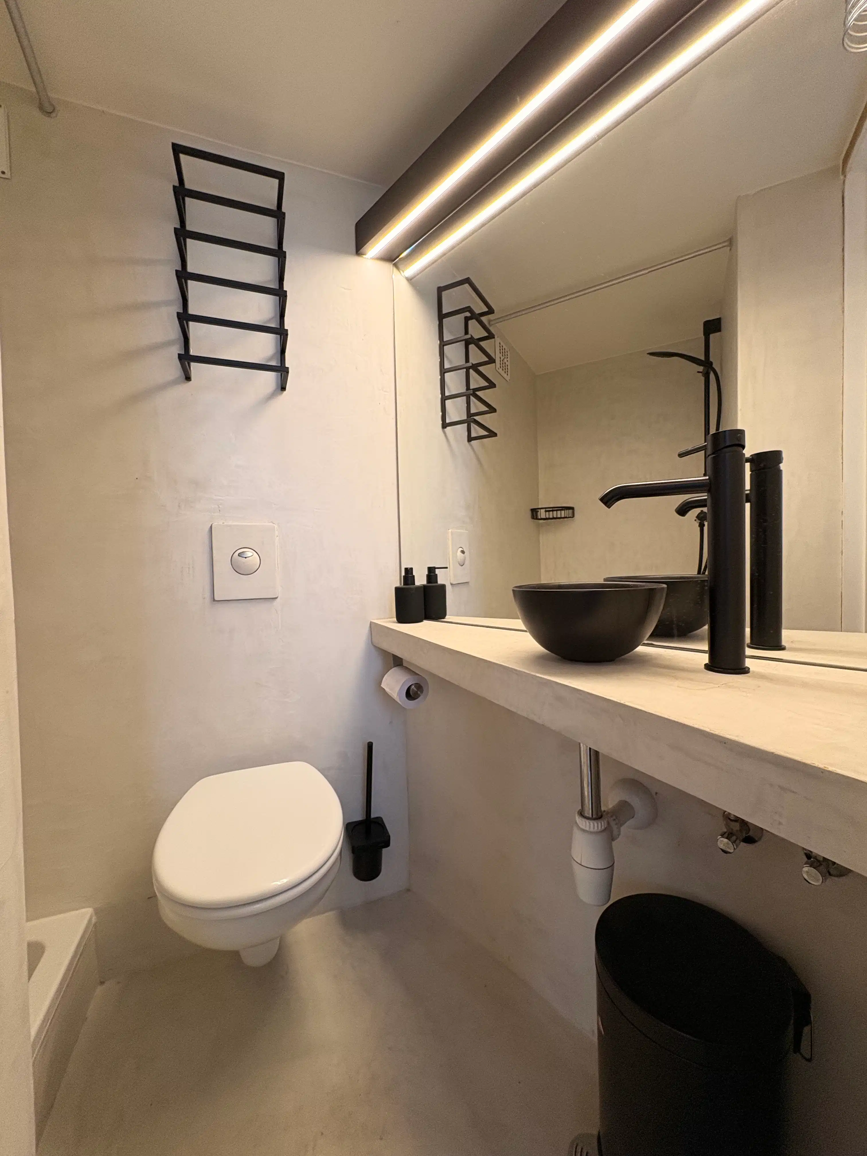 Handelspand met drie studio’s te koop op topligging in Gent foto 11