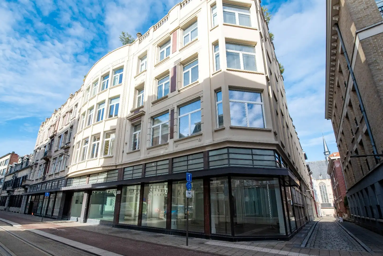 Kipdorp 23 - Veelzijdig kantoor/showroom met parking foto 2