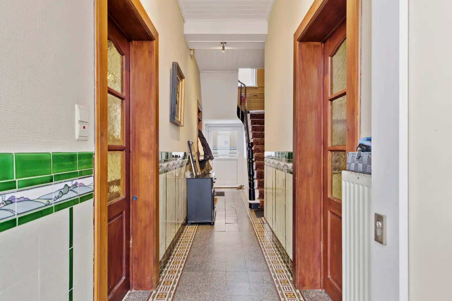 RUIME ALLEENSTAANDE WONING IN DOODLOPENDE STRAAT foto 7