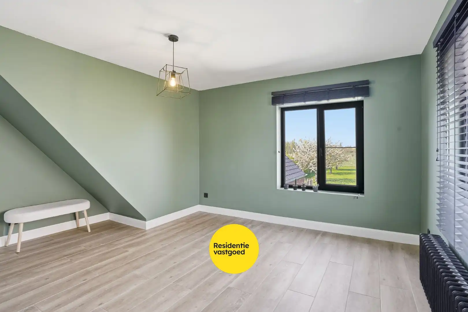 Volledig gerenoveerde alleenstaande woning op toplocatie in Zedelgem foto 16