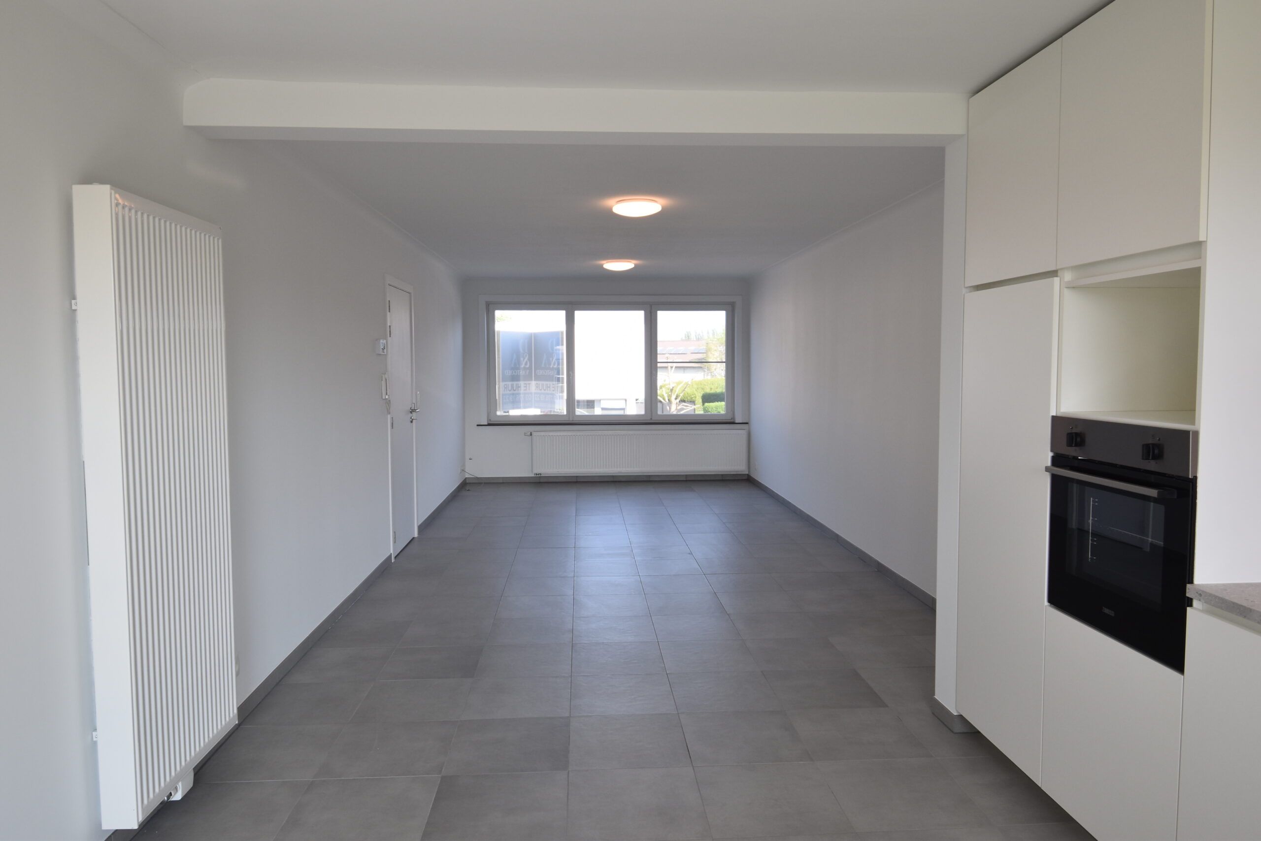 Instapklaar, gerenoveerd appartement met 2 slaapkamers en garage – Nieuwkerken-Waas foto 3