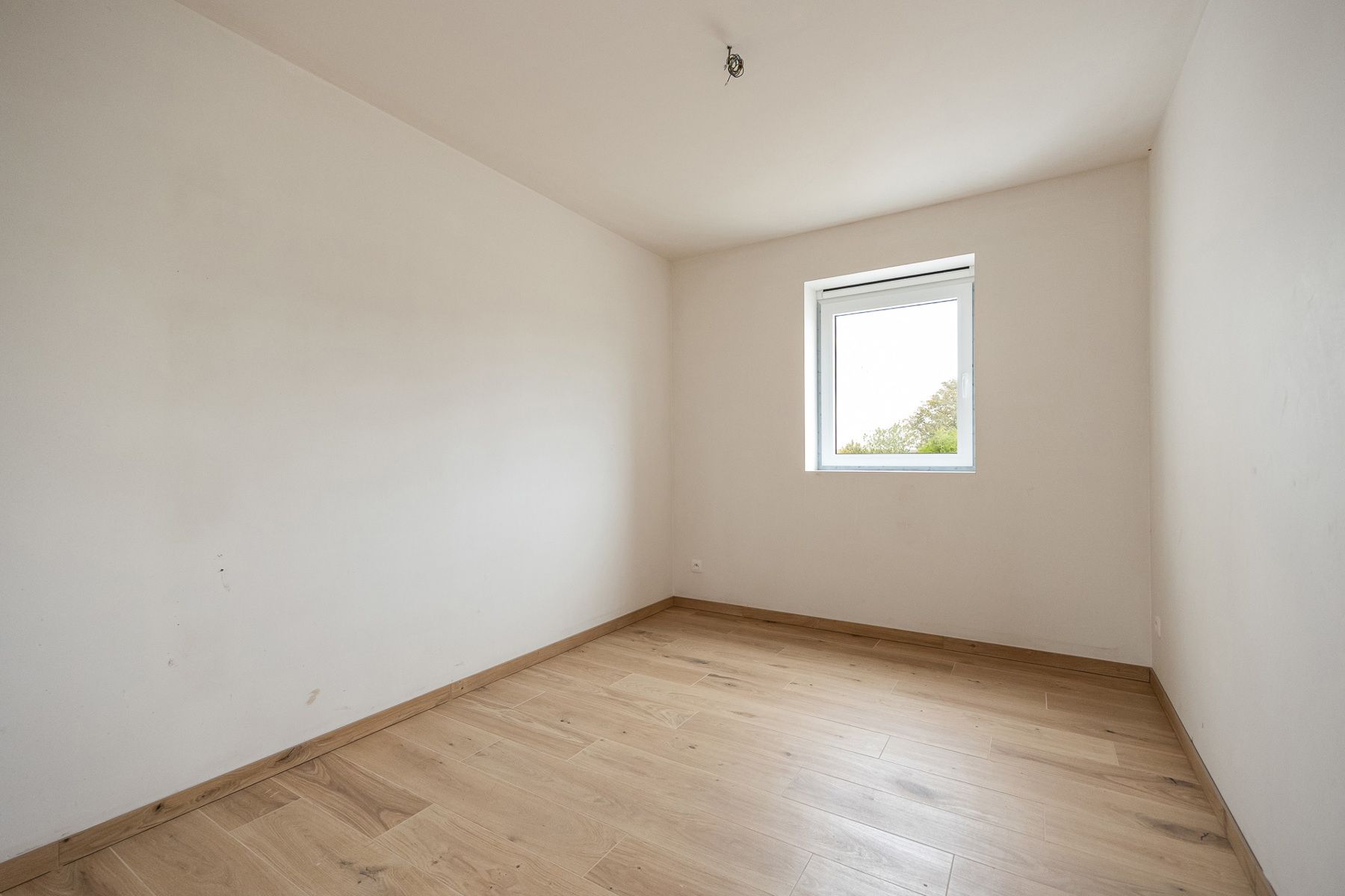 Woning met 4 slaapkamers en fietsenberging/carport op perceel van ca 327m² foto 12