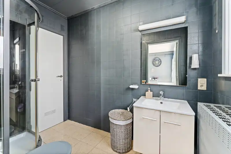 Ruime gezinswoning met 5 slaapkamers, handelsruimte en tal van mogelijkheden in het centrum van Kachtem foto 14