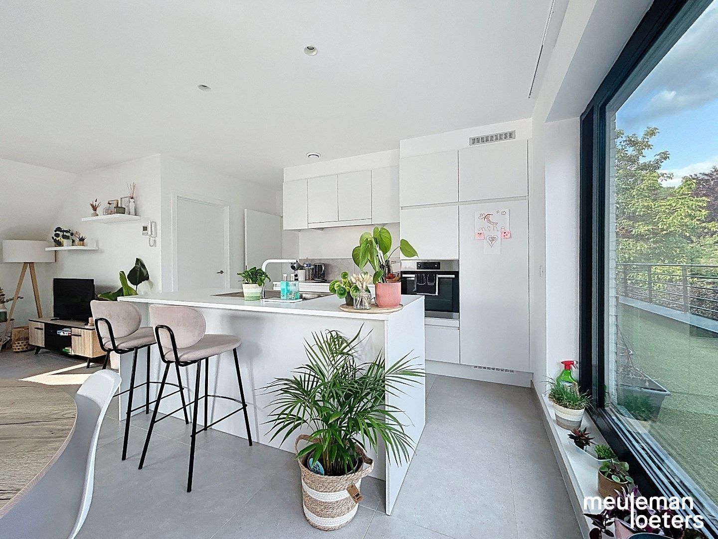 Stijlvol appartement met  zuidgericht terras foto 4