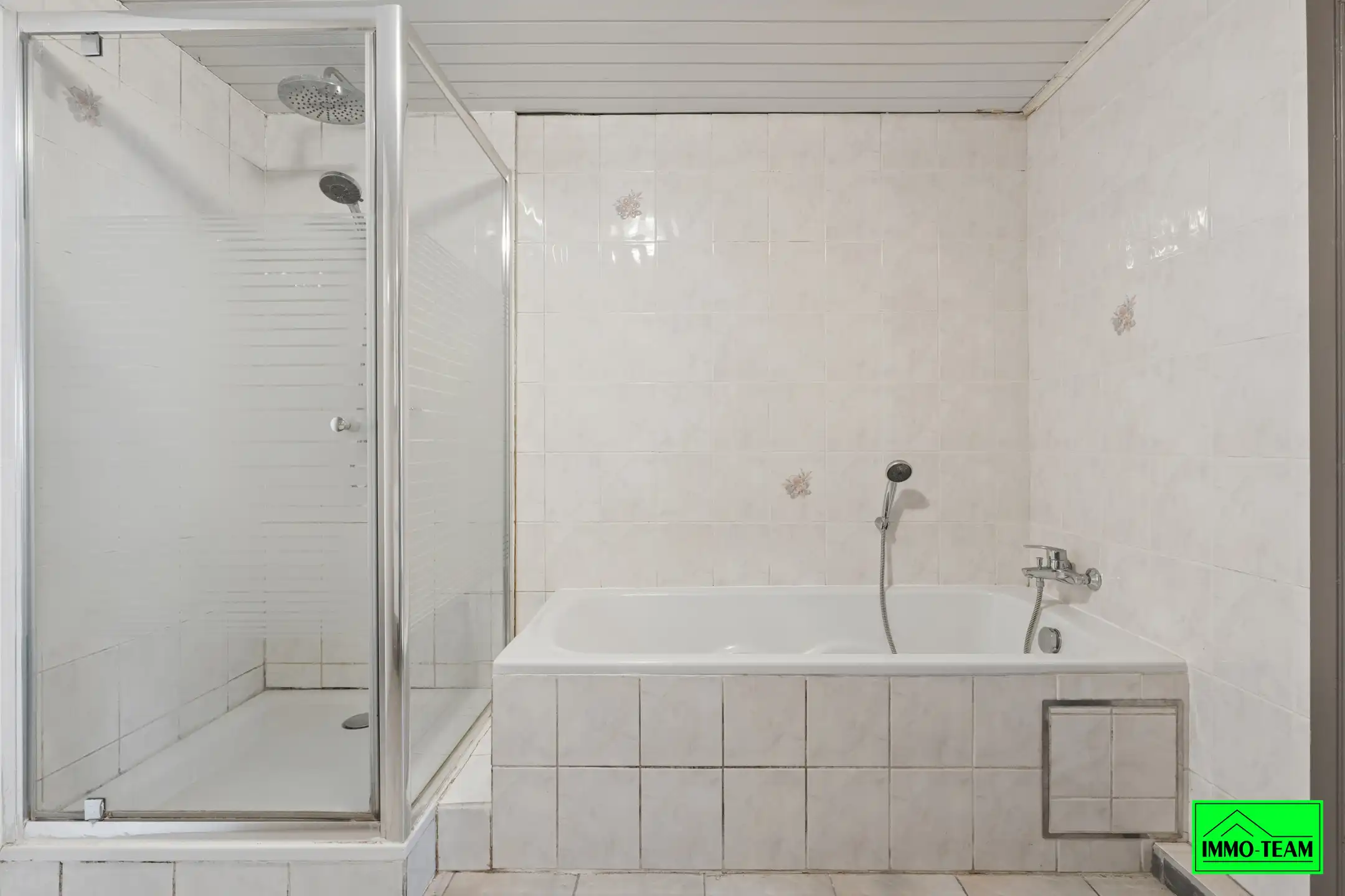 Deels gerenoveerde gezinswoning met potentieel  foto 15