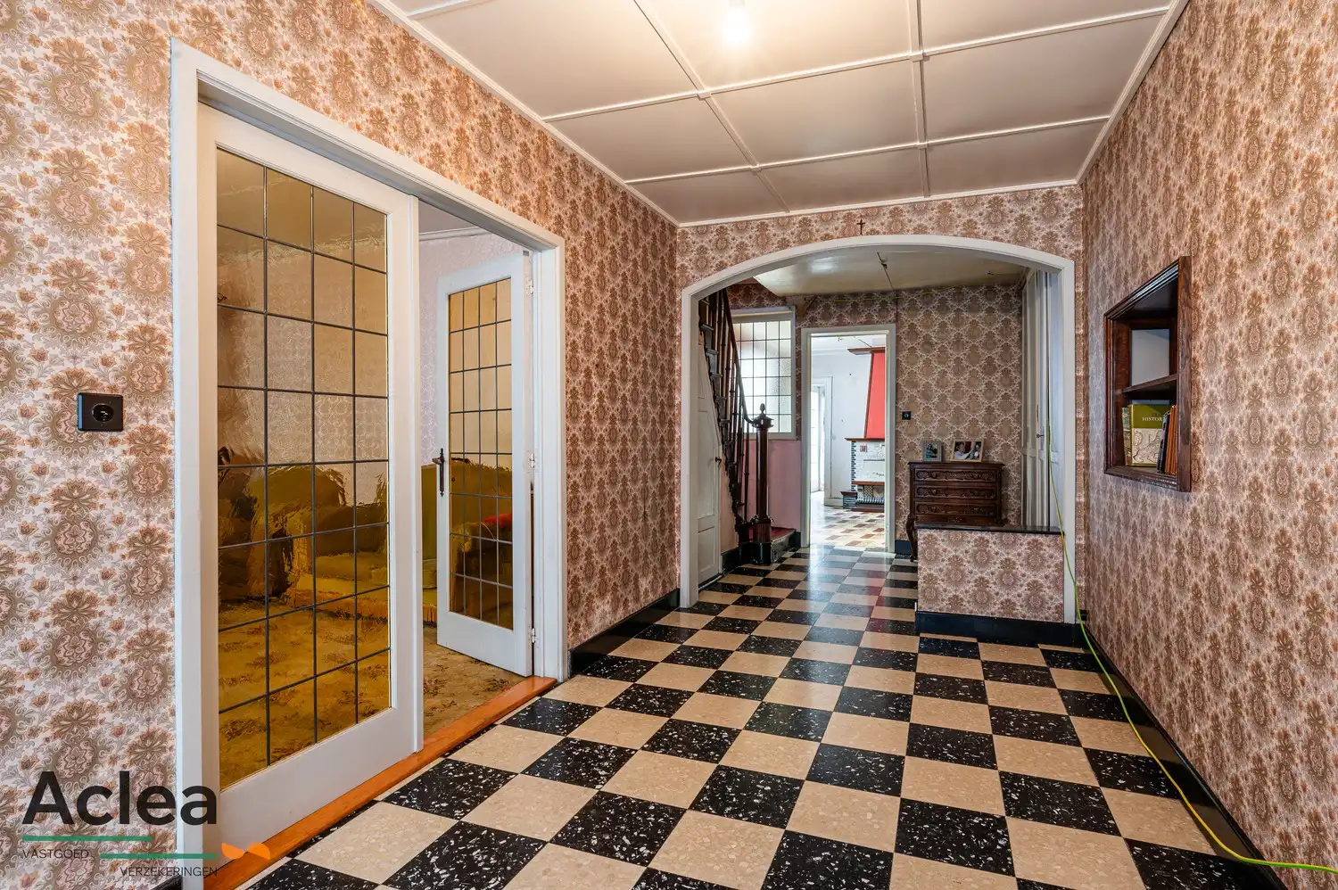 Ruime authentieke woning in het centrum van Eeklo foto 3