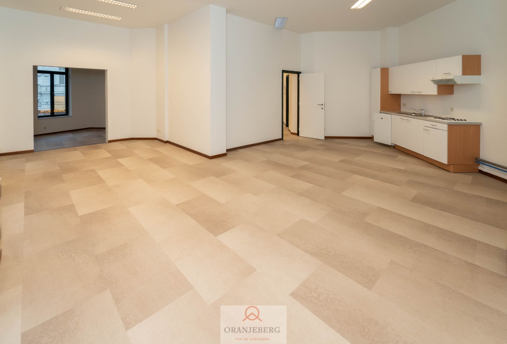 Commerciële ruimte te huur foto 3