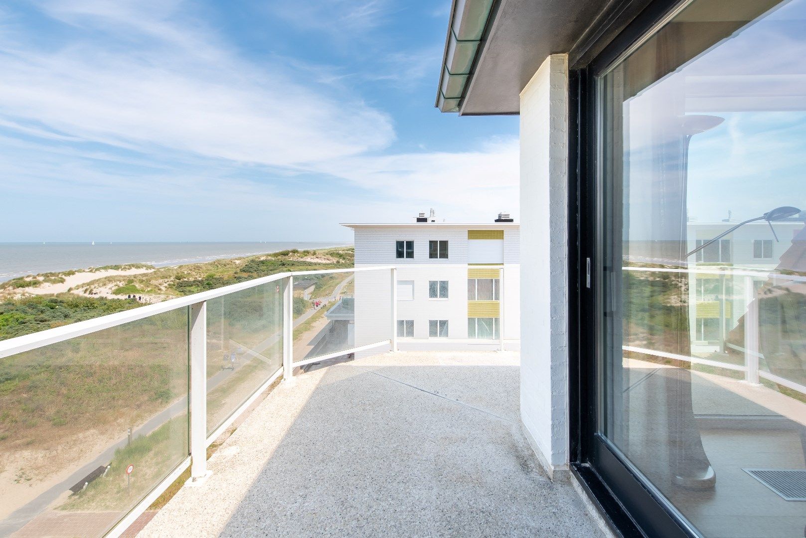 Luxueuze penthouse met drie slaapkamers en frontaal zeezicht in Res. Eden Beach foto 6