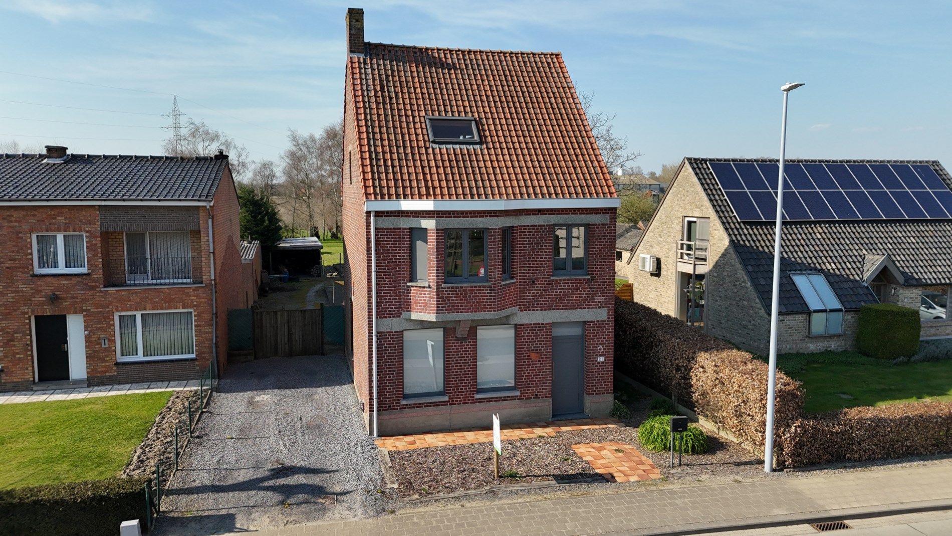 Instapklare open bebouwing op ruim perceel (1.426 m²) in rustige straat foto 2