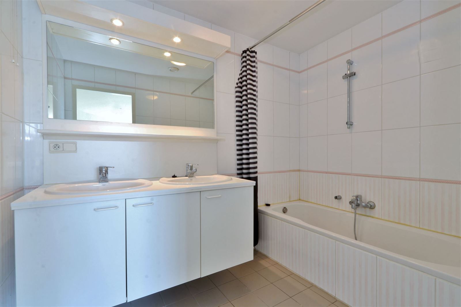 Appartement 2de verdieping met 1 slaapkamer + kelder foto 10