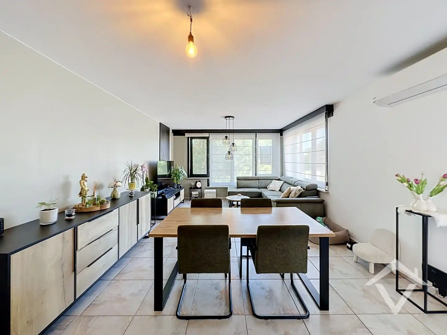 Ruim appartement met 2 slaapkamers en autostaanplaats te Koekelare foto 2
