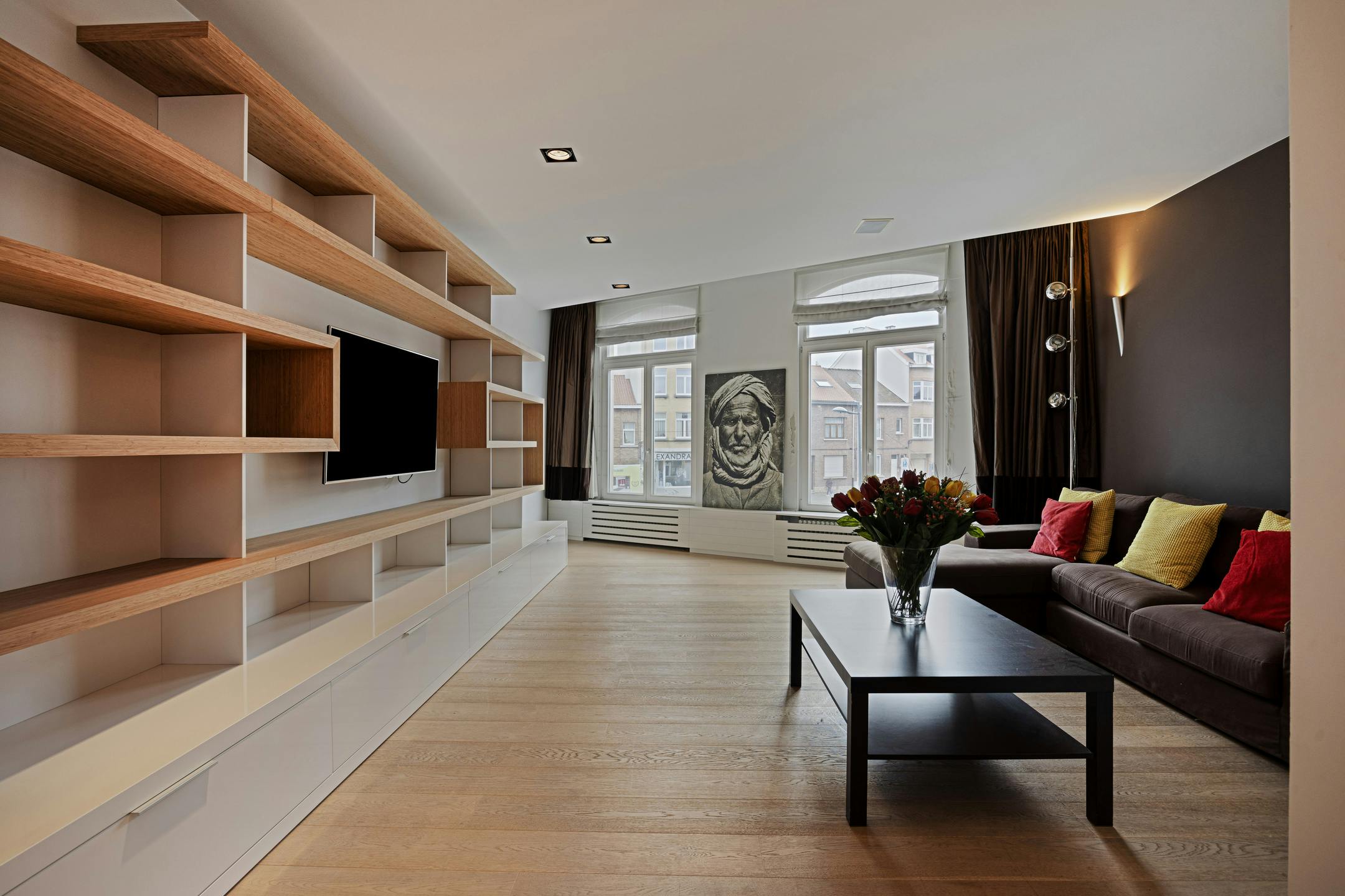 Commerciële ruimte met duplex-appartement te koop in Evere foto 12