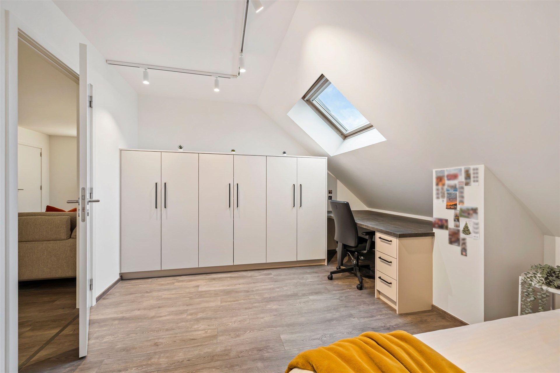 Uitzonderlijk ruim duplex appartement met loft allures in het hartje Sint-Niklaas (220m²) foto 11