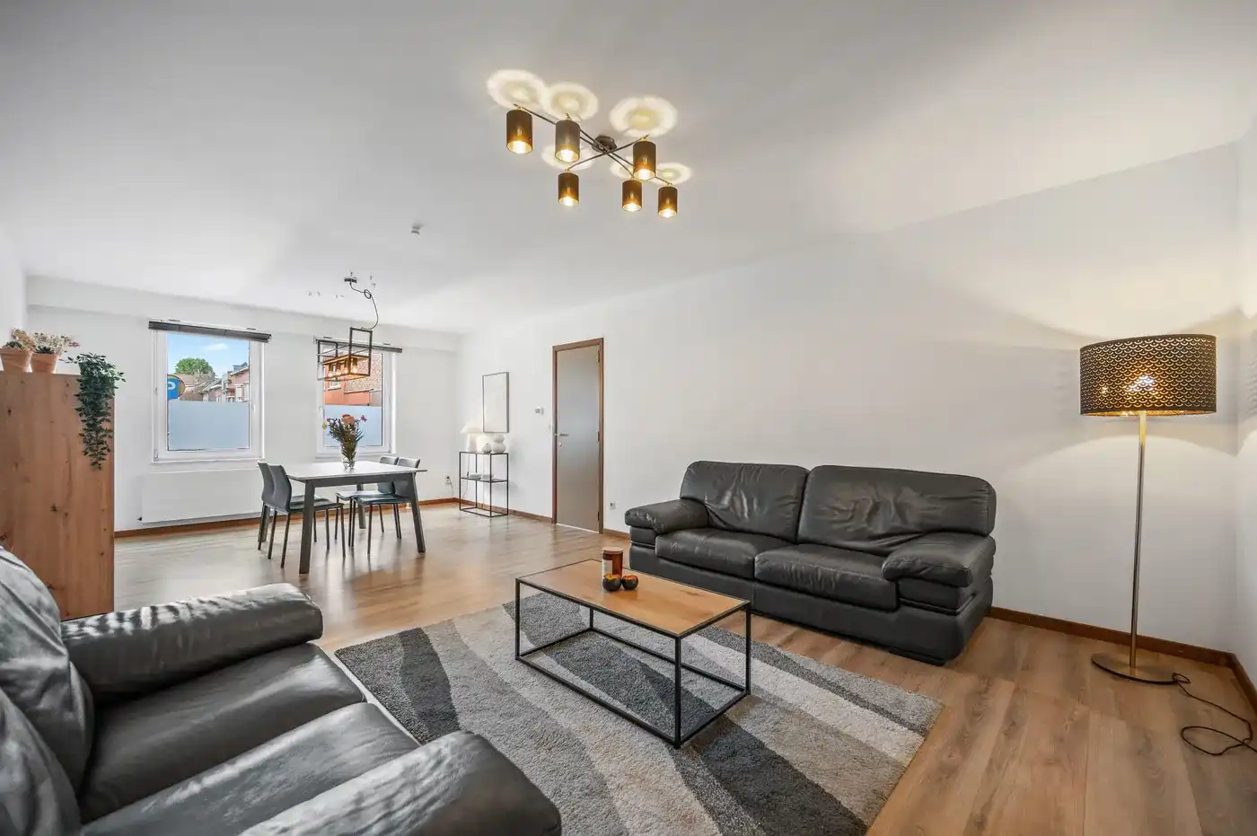 Ruim appartement met 3 slaapkamers en 2 garageplaatsen in Tienen foto 3