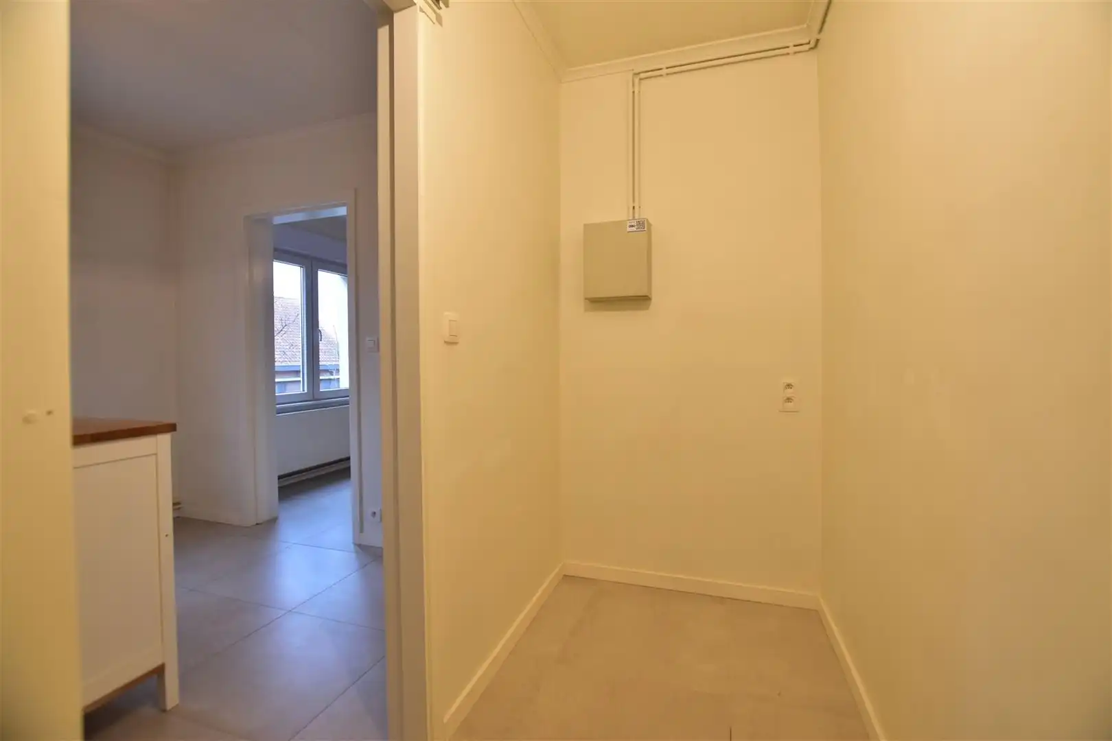 Gerenoveerd appartement te Sint-Gillis foto 8