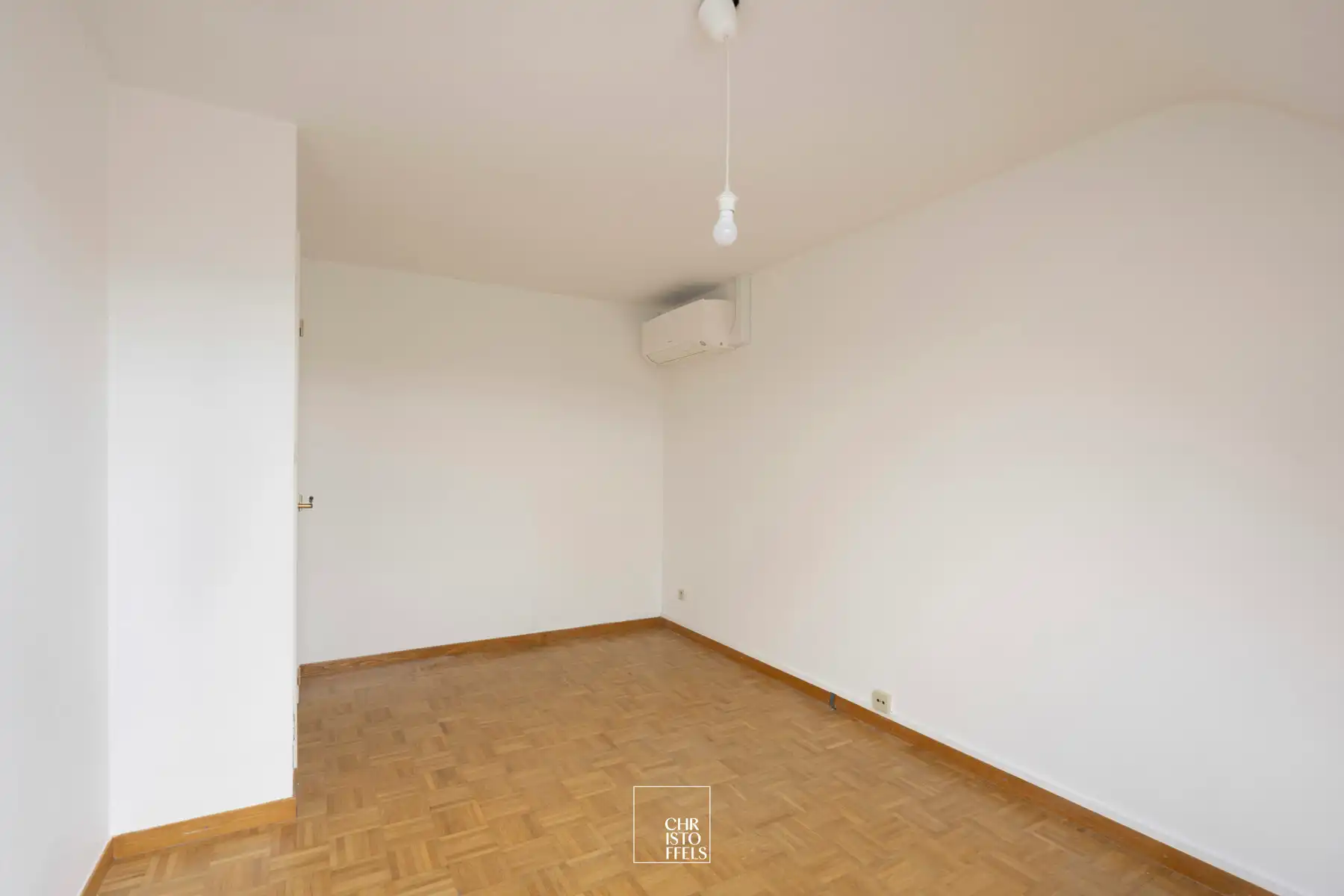 3 slaapkamer appartement van 187 m² met terras van ca 35m² gelegen in het centrum van Lanaken foto 13