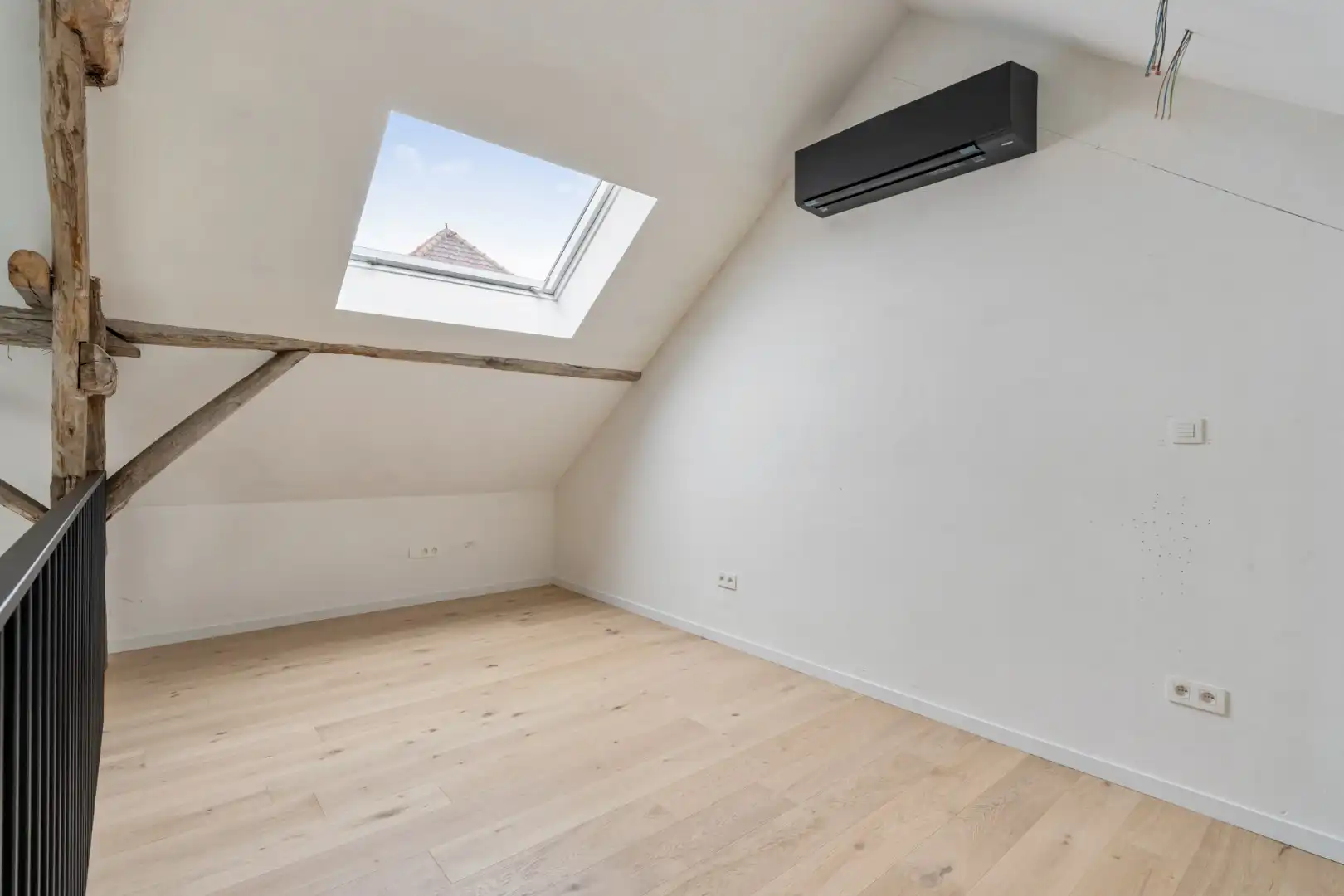 Exclusieve woning in volledig heropgebouwde hoeve op een perceel van 4a60ca!  foto 22