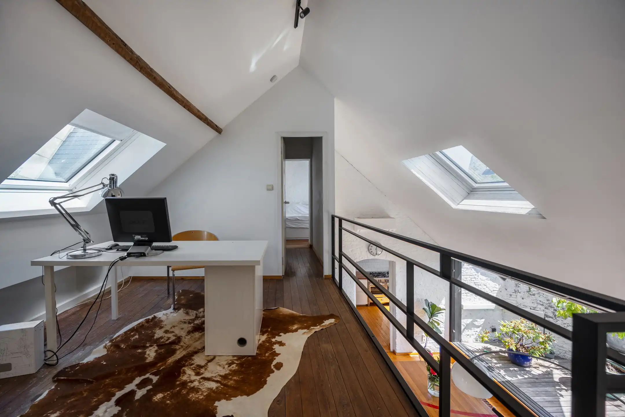 Uniek herenhuis met zwemvijver aan het Zuidpark foto 26