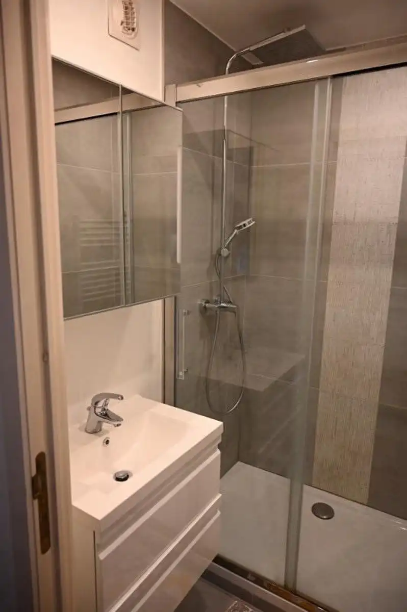 2 slaapkamer gemeubeld appartement met terras foto 11