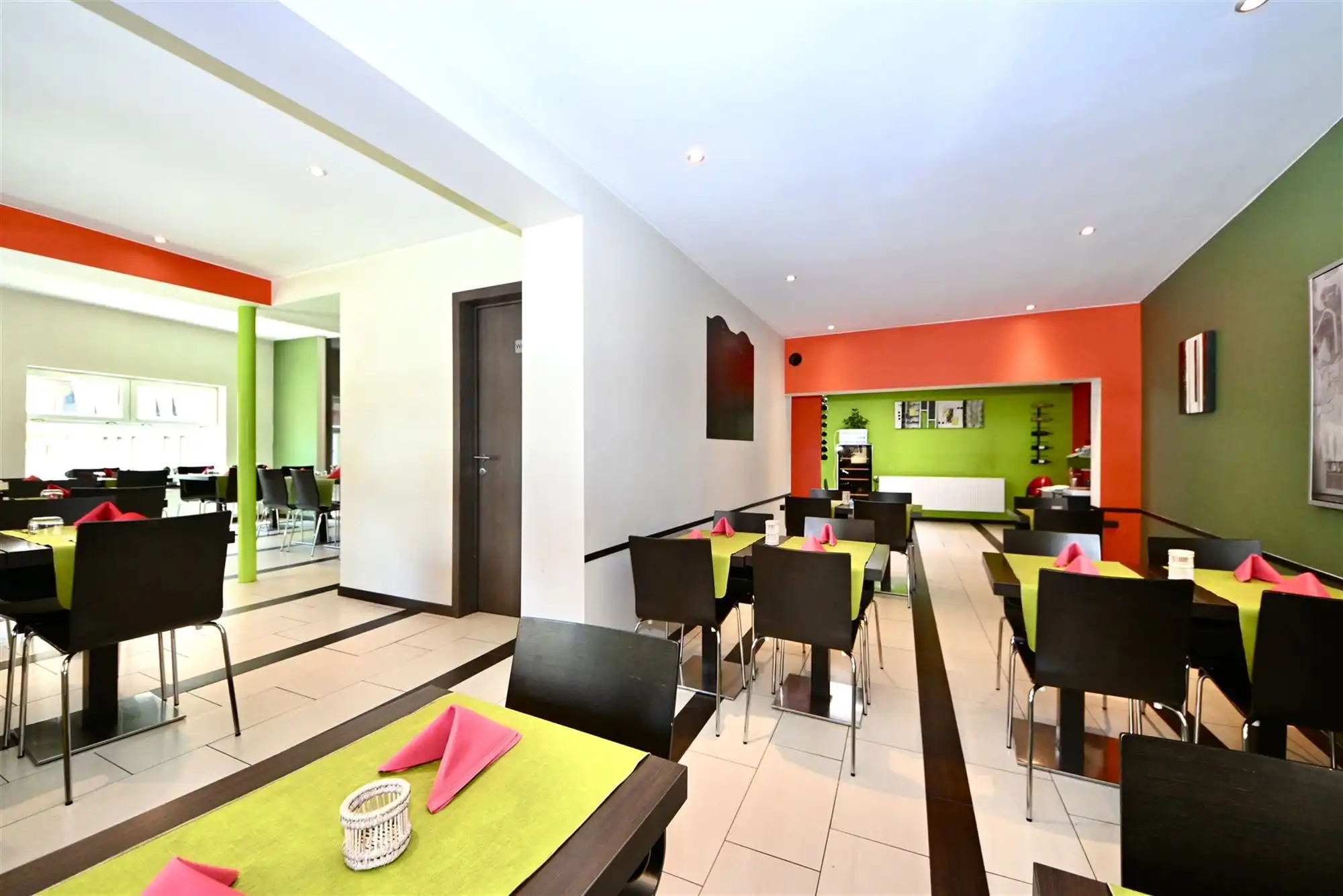 Handelspand met restaurant en appartement foto 10