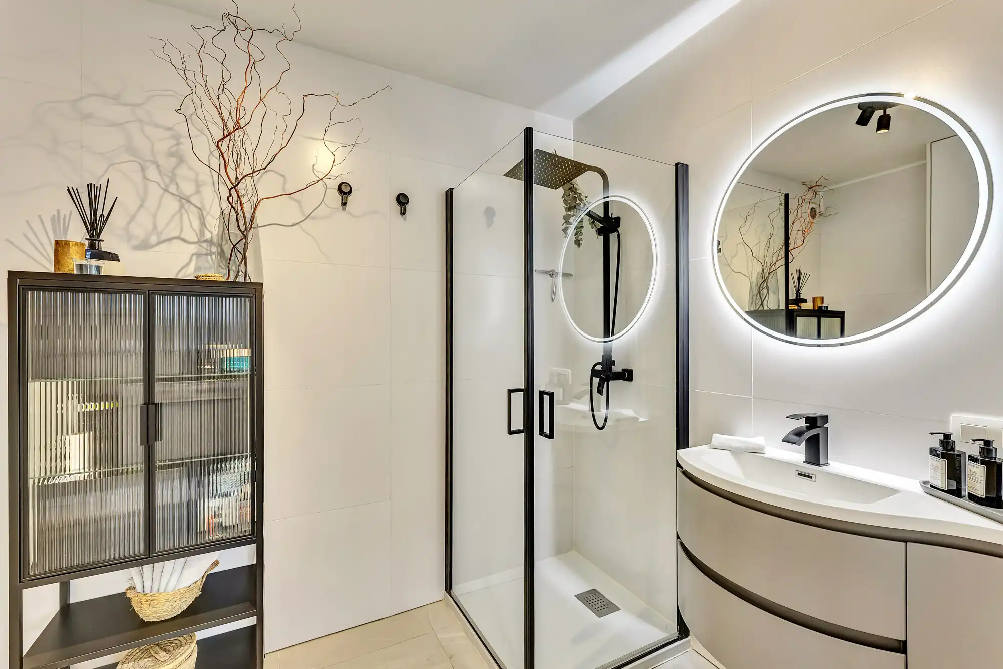 Energiezuinig, lichtrijk twee slpk appartement met garage foto 15