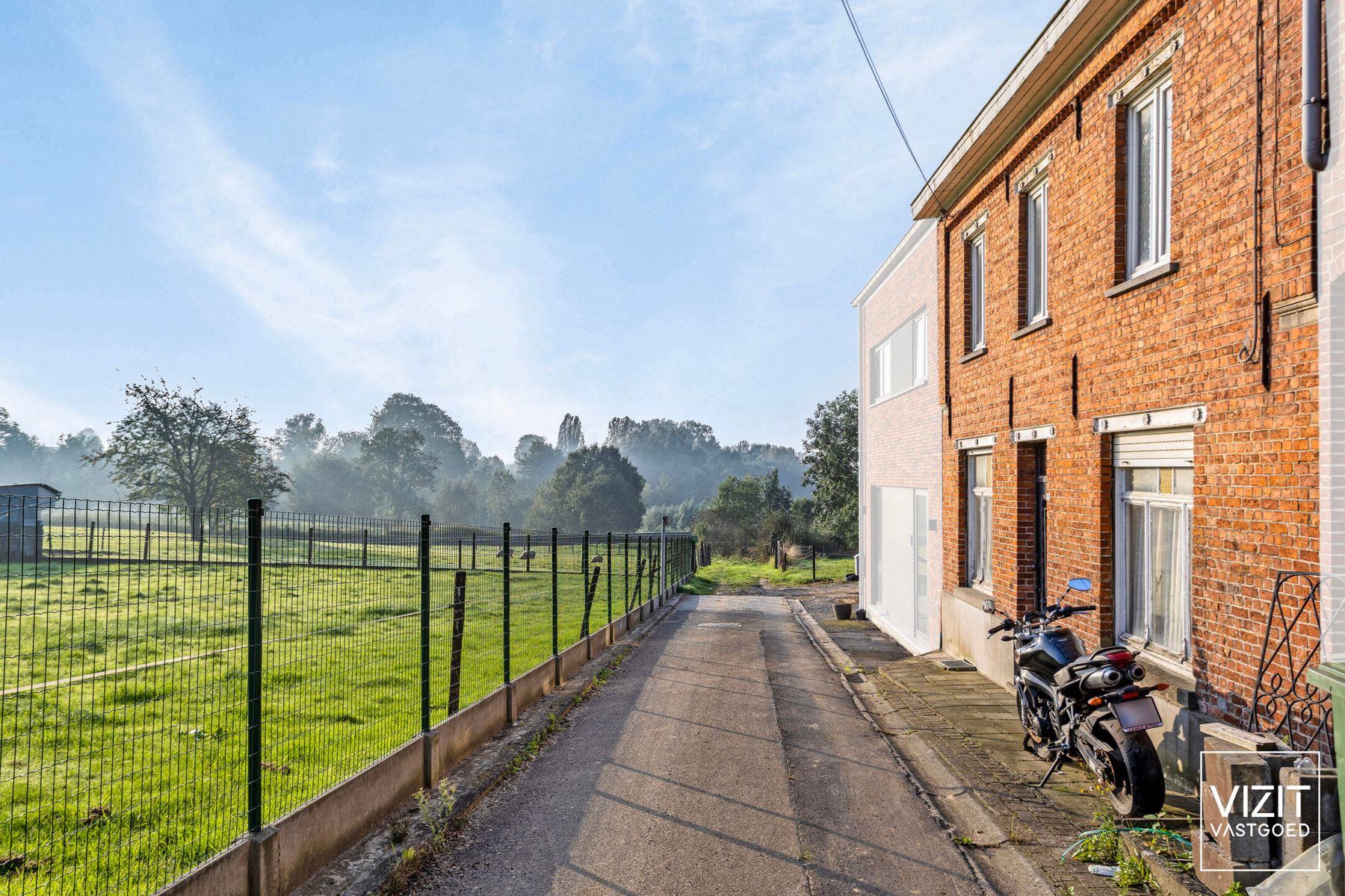 Hoofdfoto van de publicatie: Landelijk gelegen te renoveren woonhuis