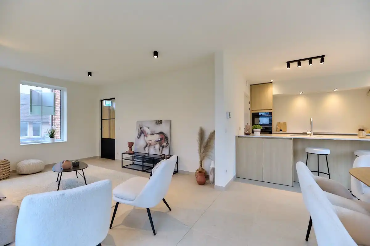Landelijke halfopen woningen nabij het centrum van Rumbeke foto 2