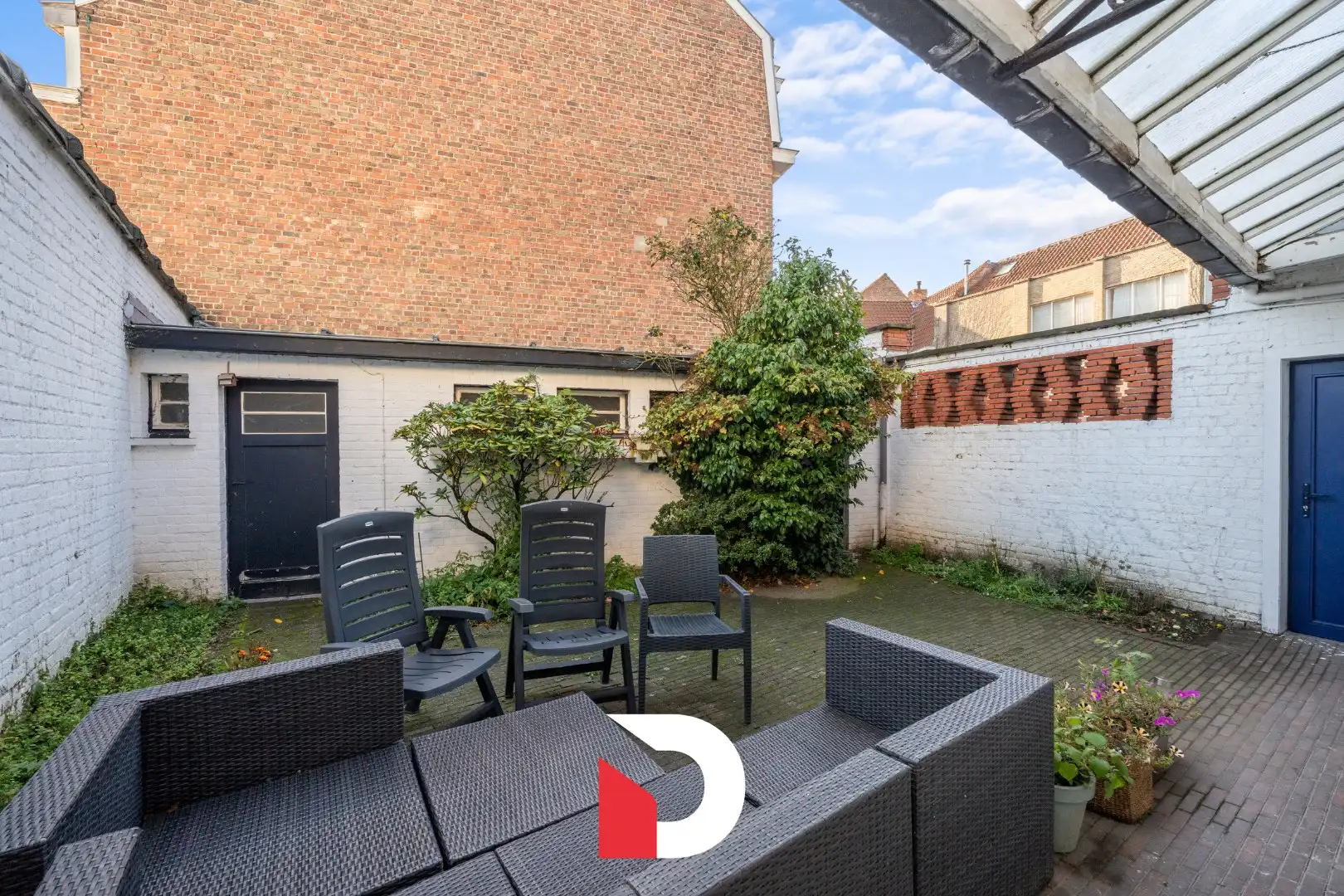 Karaktervolle ruime hoekwoning met garage in centrum Brugge foto 7