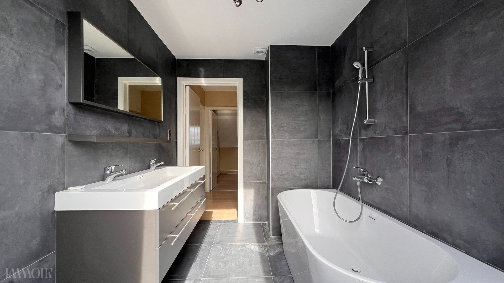 Ruim duplex appartement met terras in Brasschaat. foto 10
