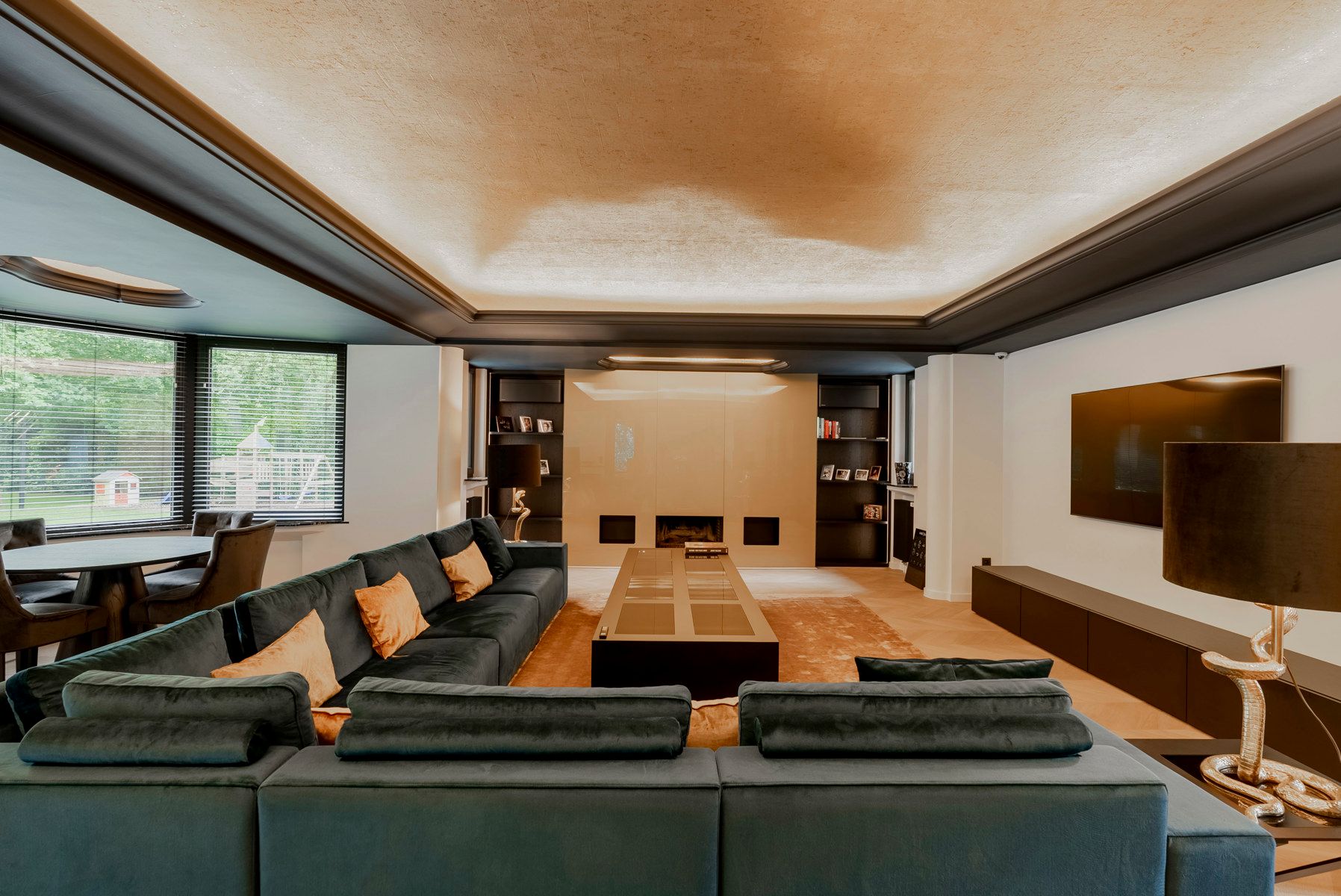 Royale art-nouveauvilla op ca. 4162 m² in Schotenhof. foto 3