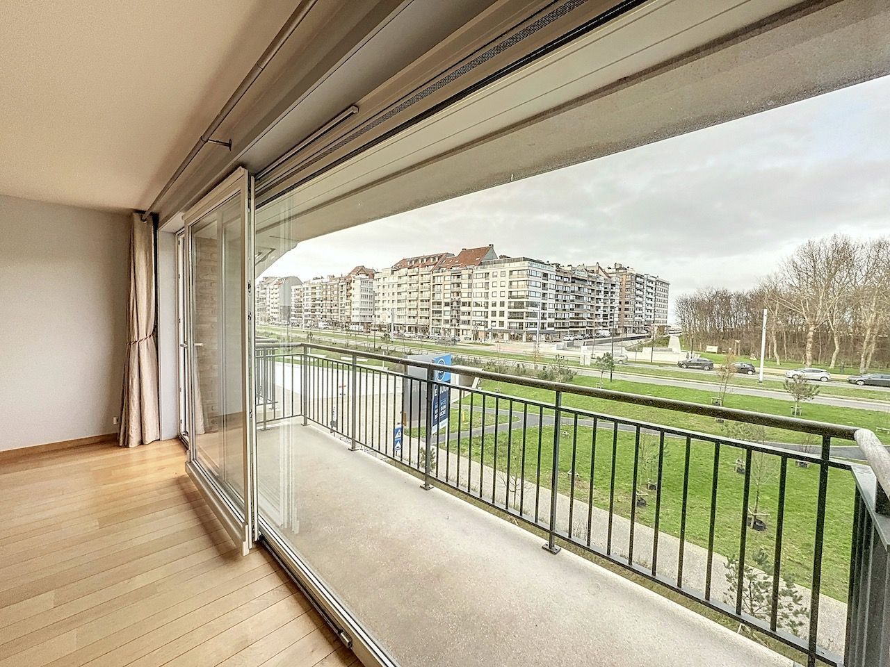 Ruim appartement met uitgestrekt zicht, gelegen aan de Knokkestraat foto 5